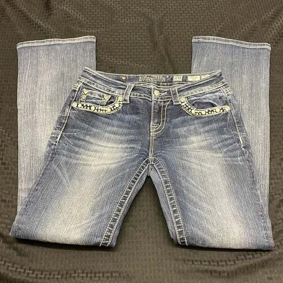 Miss Me Mid- Rise Boot Jeans Size 28 with embroidery Rhinestones and Pearls - Picture 5 of 7